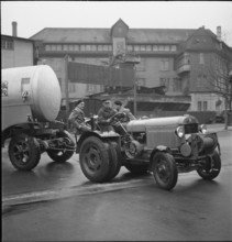 Soup, delivery, brewery vehicle; 1945.