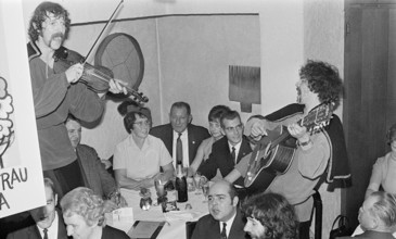 Minstrels playing at the Stirnimaa-Treffen 1969.