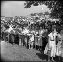 Spectators at the children's party in St. Gallen, 1955.