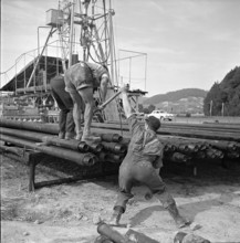 Altishofen; drilling derrick under construction; 1952.