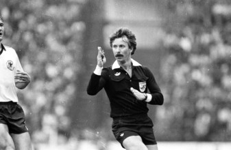 Football WC 1982: Germany - Chile; Swiss referee Bruno Galler.