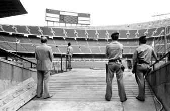 Football WC 1982: Checking security.