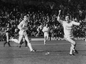 Swiss Championship NLA 1981/82: FCZ - Servette; Zwicker, Elsener, scorer Seiler.