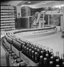 Coca-Cola, Bottling plant Zurich, production line; 1950.