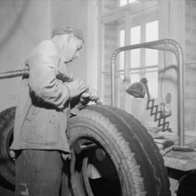 Vulcanising of Tires; 1955.