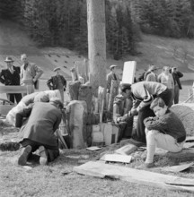 Putting up the maypole in Praz-de-Fort, 1954.