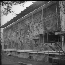 Die Entwicklung der Menschheit: Gemälde von 27m Länge und 7m Breite, eingeweiht 1954.