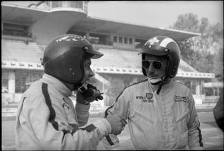 That day Jo Siffert and his team set 5 world hour records.