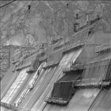Albigna reservoir: concrete formwork at the dam crest 1960.