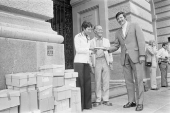 Petition for a strong army, handing over, Berne 1973.