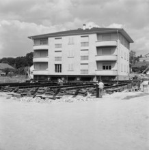 Shifting of a House, Autobahn Lausanne-Genf, 1961.