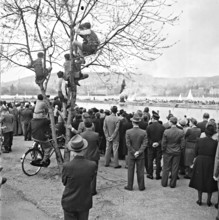 Zurich: Sechseläuten 1944 in the Enge.