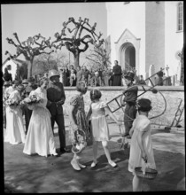 Soldiers' wedding; three wedding couples; flower girls; 1941.
