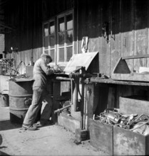 Recycling parts of used cars; 1941.
