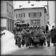 Schoolchildren at church bell lifting ceremony in Trogen 1958.