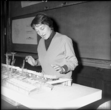 SAFFA 1958: Frau Honegger-Lavater.