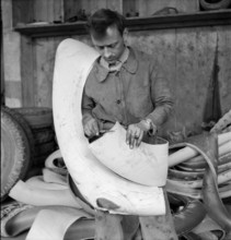 Recycling, Collection of used tyres; 1943.