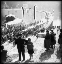 Lake Gruyère, opening of the Rossens dam 1948.
