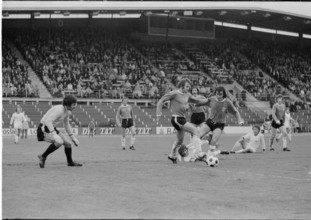 NLA 1973/74: FC St. Gallen - FC Zurich; Keeper Schuepp.