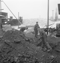 Chandoline coal mine; 1942.