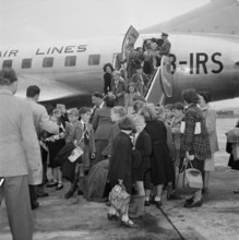 Pestalozzi Children's Village: Arrival of English children in Kloten 1950.