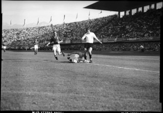 Football WC quarter final 1954: Switzerland - Austria.