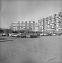 Geneva: new-built satellite town Le Lignon; 1971.