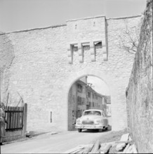 Estavayer-le-Lac, town gate, porte de la Thiollières; 1958.