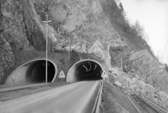 Rock slip near Lopper tunnel 1973.