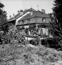 Geneva: Villa Rigot; 1942.