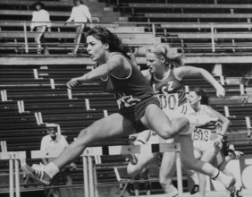 Nanette Furginé ahead of Angela Weiss, 1973.