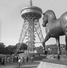 Photo tower at photo world fair, 1952.