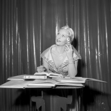 Magical show with Kalana und Gloria, 1951.