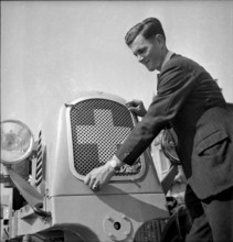 Swiss donation: craftsmen for Luxembourg, 1945.