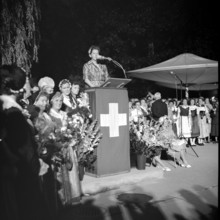 Erika Rikli speaking at the SAFFA fair 1958.