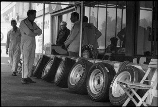 That day Jo Siffert and his team set 5 world hour records.