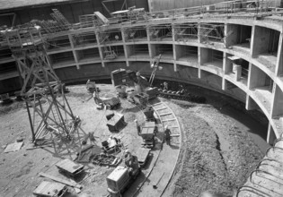 Construction of a round garage in Rive district, Geneva 1960.