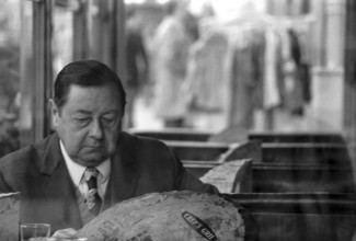 1975, Paris, bolulevard, bistro, bar, cafe. people.