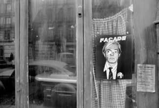 1975, Paris, bolulevard, bistro, bar, cafe. people.