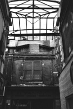 1975, Paris, Marais, passage.