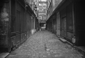 1975, Paris, Marais, passage.