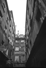 1975, Paris, Marais, passage.