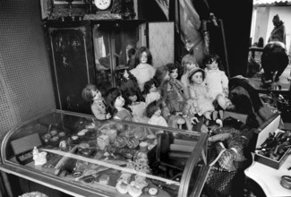 1975, Paris, Marais, shop windows