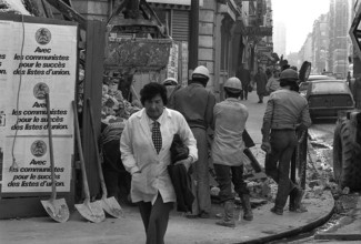 1975, Paris, Rive droite, men at work.