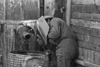 1975, Paris, Rive droite, men at work.
