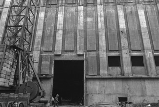 1975, Paris, Rive droite building under restoration.