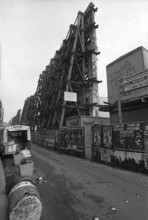 1975, Paris, Rive droite, building under demolition, bulkhead.