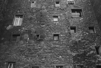 1975, Paris, Rive droite, facade.