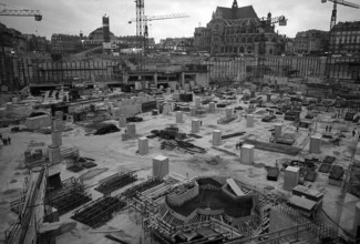 1976, Paris, Rive droite, Les Halles, construction site.