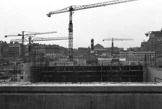 1976, Paris, Rive droite, Les Halles, construction site.